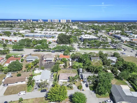 4064 Nw 2nd Court Boca Raton FL 33431