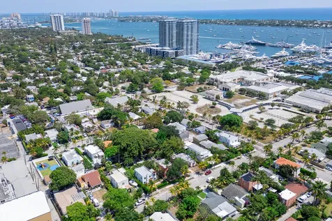 517 38th Street West Palm Beach FL 33407