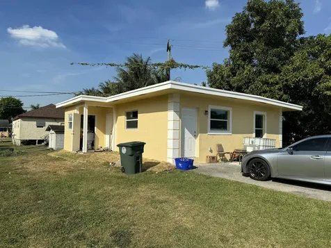 648 Se 2nd Street Belle Glade FL 33430