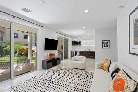 604 Ne Venezia Lane Boca Raton FL 33487
