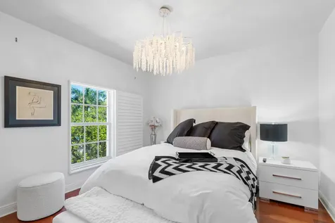 604 Ne Venezia Lane Boca Raton FL 33487