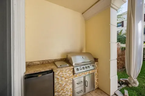 604 Ne Venezia Lane Boca Raton FL 33487