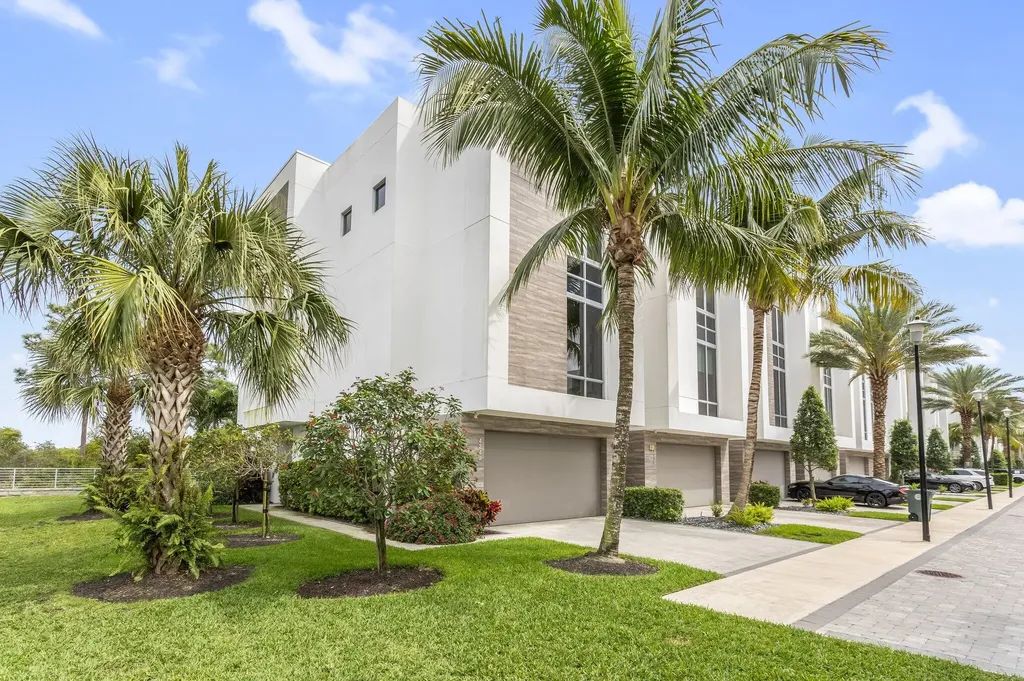 4240 Nw 17th Avenue Boca Raton FL 33431
