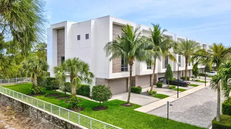 4240 Nw 17th Avenue Boca Raton FL 33431