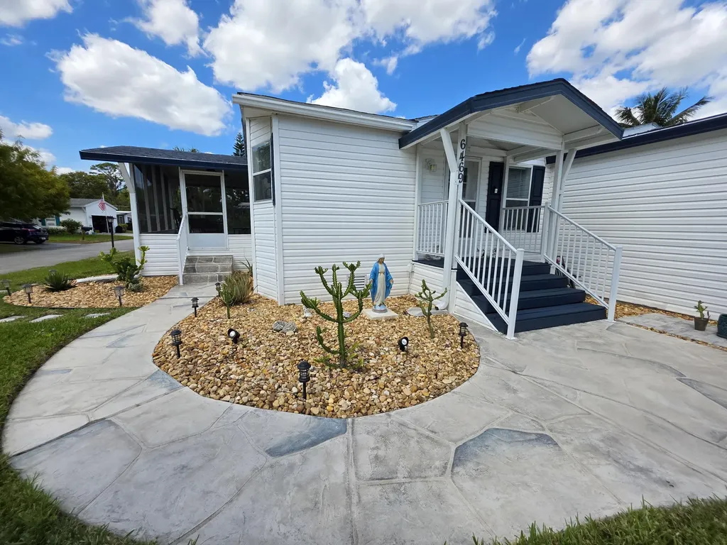 6469 Cypress Lane Lantana FL 33462