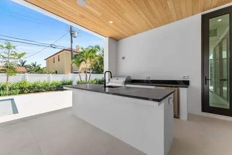 880 Ne 3rd Avenue Boca Raton FL 33432
