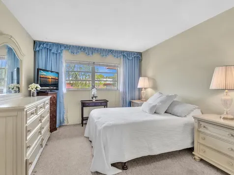 300 Ne 20th Street Boca Raton FL 33431
