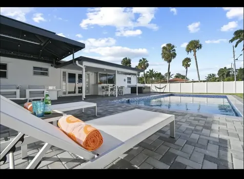 5040 Ne 22 Avenue Lighthouse Point FL 33064