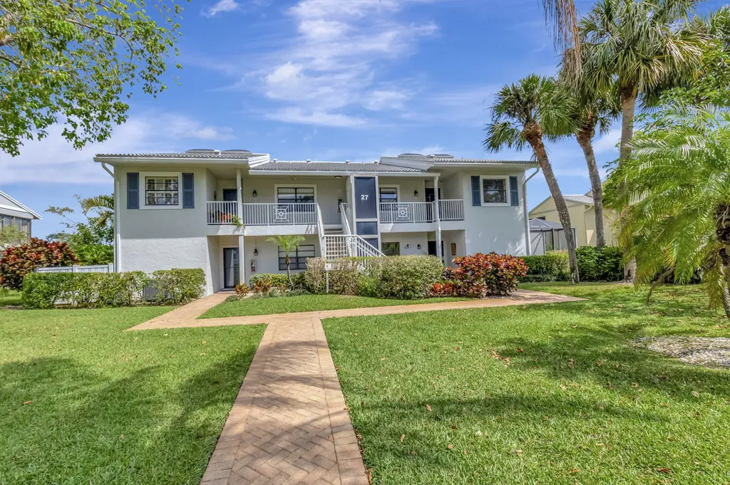 27 Eastgate Drive Boynton Beach FL 33436