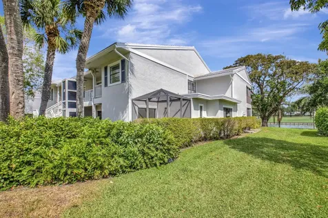 27 Eastgate Drive Boynton Beach FL 33436