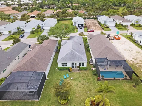 2172 Falls Manor Vero Beach FL 32967