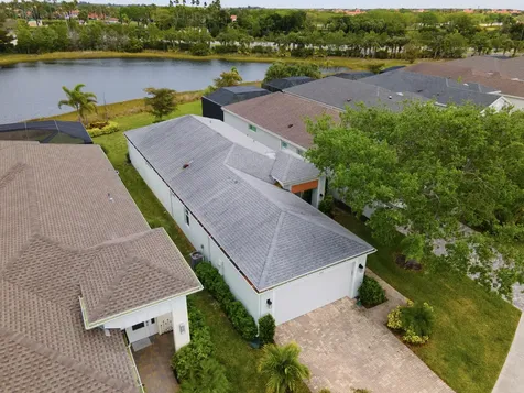 2172 Falls Manor Vero Beach FL 32967