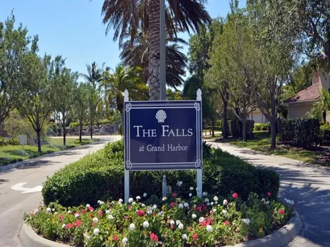 2172 Falls Manor Vero Beach FL 32967
