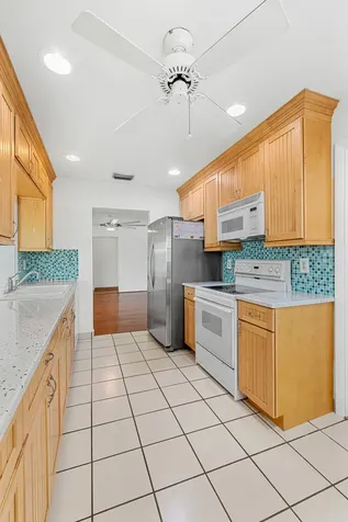 2198 Sw 12th Avenue Boynton Beach FL 33426