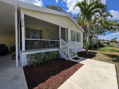 4218 6th Court Lantana FL 33462