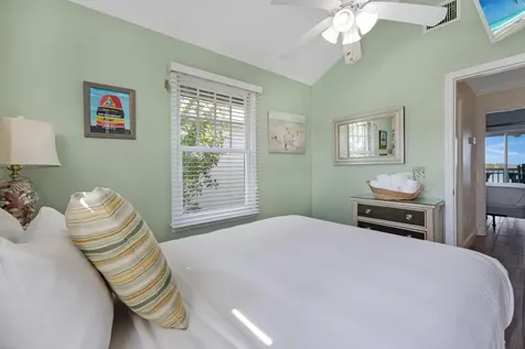 2002 Marina Villa Drive Duck Key FL 33050