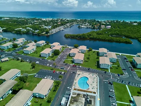 880 Horizons Boynton Beach FL 33435