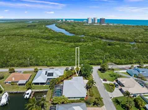 139 Commonwealth Court Hutchinson Island FL 34949