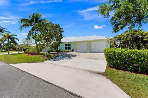139 Commonwealth Court Hutchinson Island FL 34949