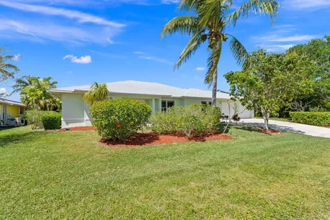 139 Commonwealth Court Hutchinson Island FL 34949