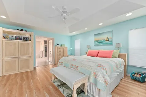 139 Commonwealth Court Hutchinson Island FL 34949