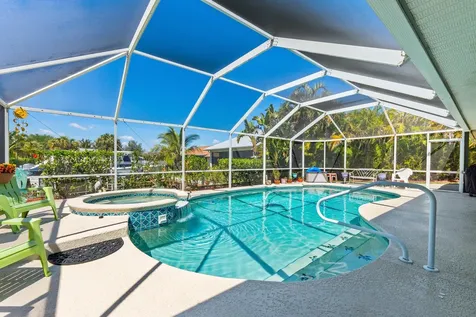 139 Commonwealth Court Hutchinson Island FL 34949