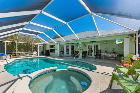139 Commonwealth Court Hutchinson Island FL 34949