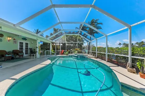 139 Commonwealth Court Hutchinson Island FL 34949