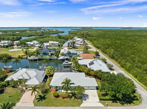 139 Commonwealth Court Hutchinson Island FL 34949