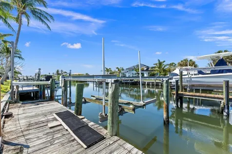 139 Commonwealth Court Hutchinson Island FL 34949