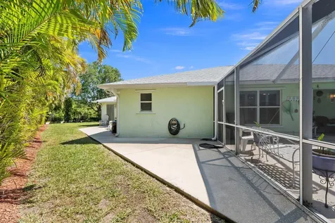 139 Commonwealth Court Hutchinson Island FL 34949