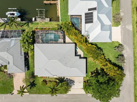 139 Commonwealth Court Hutchinson Island FL 34949