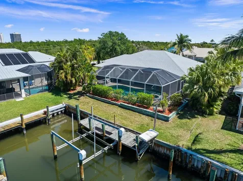 139 Commonwealth Court Hutchinson Island FL 34949