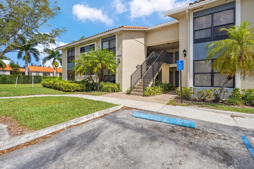 1453 Lake Crystal Drive West Palm Beach FL 33411