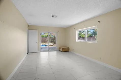 100 Sw 15th Court Boca Raton FL 33486