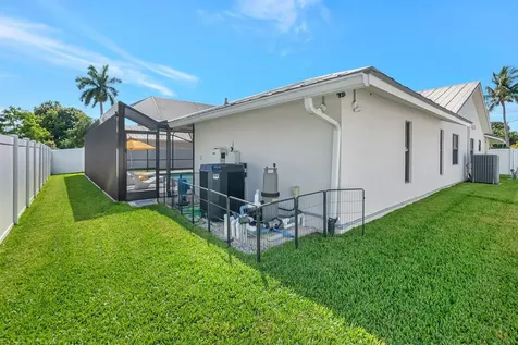 981 Sw 8th Street Boca Raton FL 33486