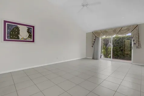 8013 Travlers Tree Drive Boca Raton FL 33433