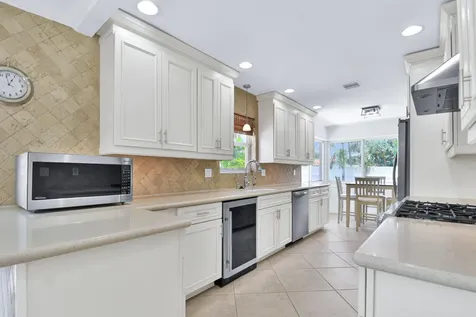 2780 Ne 5th Street Pompano Beach FL 33062