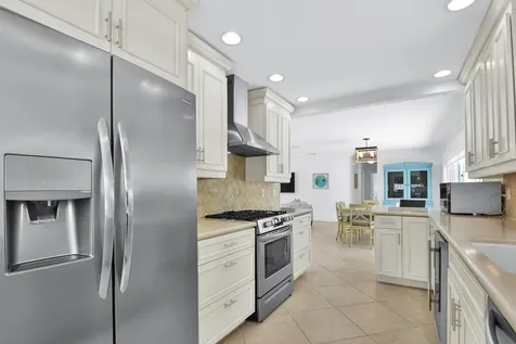 2780 Ne 5th Street Pompano Beach FL 33062