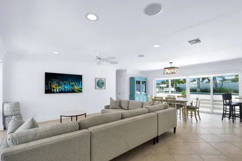 2780 Ne 5th Street Pompano Beach FL 33062