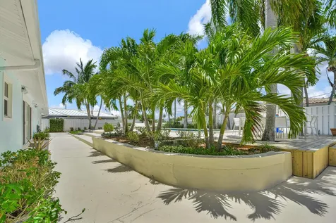 2780 Ne 5th Street Pompano Beach FL 33062