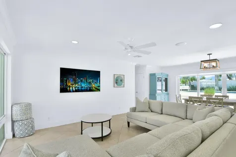 2780 Ne 5th Street Pompano Beach FL 33062