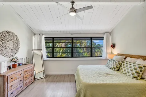 4631 Nw 2nd Avenue Boca Raton FL 33431