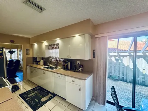 1380 Sw 2nd Street Boca Raton FL 33486
