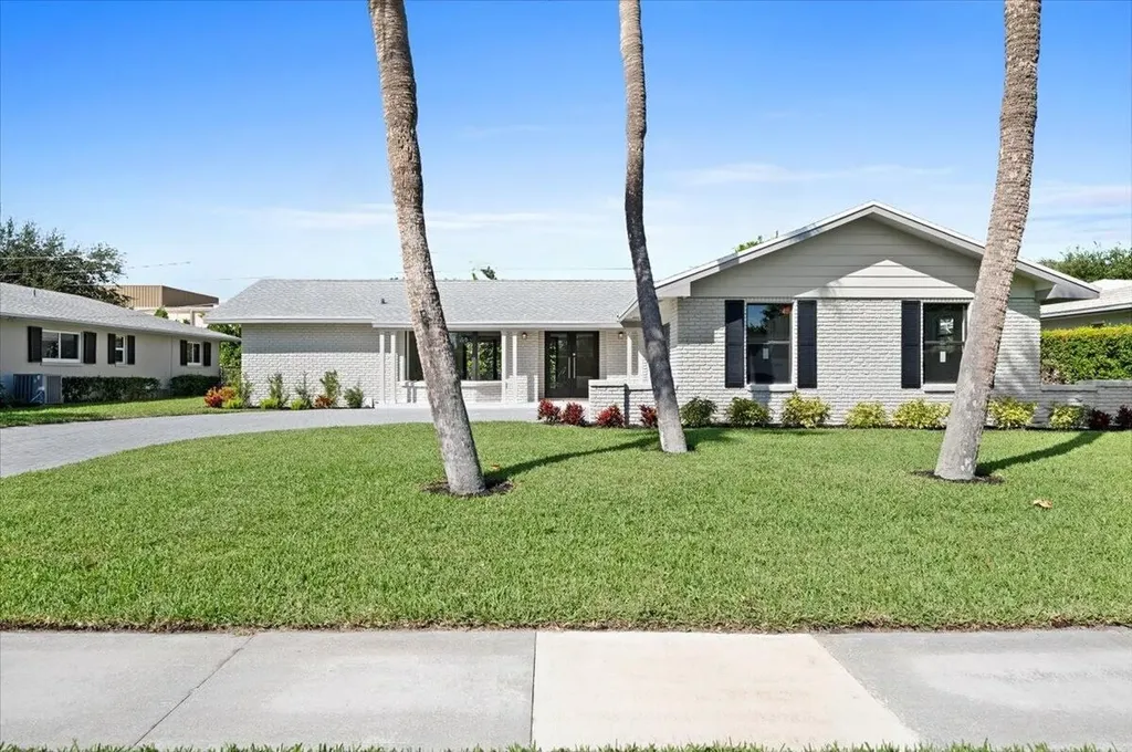 11569 Landing Place North Palm Beach FL 33408