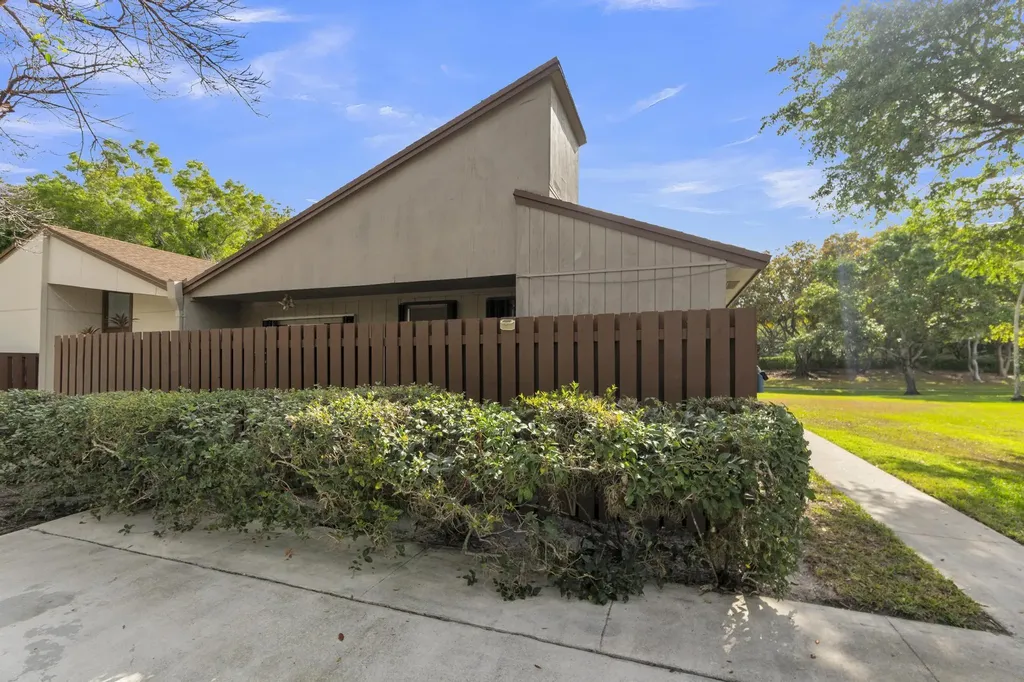22280 Timberly Drive Boca Raton FL 33428