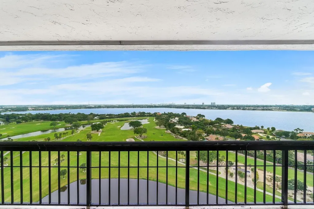 1900 Consulate Place West Palm Beach FL 33401