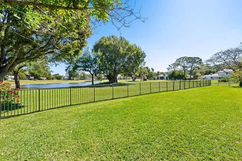 2885 Banyan Boulevard Circle Boca Raton FL 33431