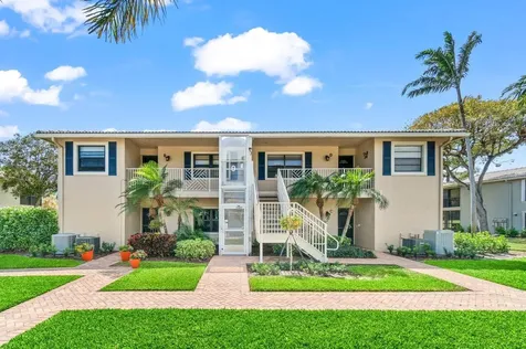 9 Stratford Drive Boynton Beach FL 33436