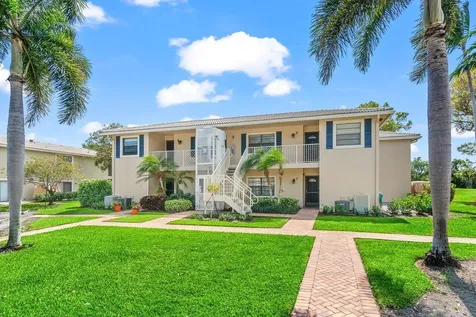 9 Stratford Drive Boynton Beach FL 33436
